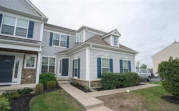 2nd image of 17 Brighton Dr Unit 1606