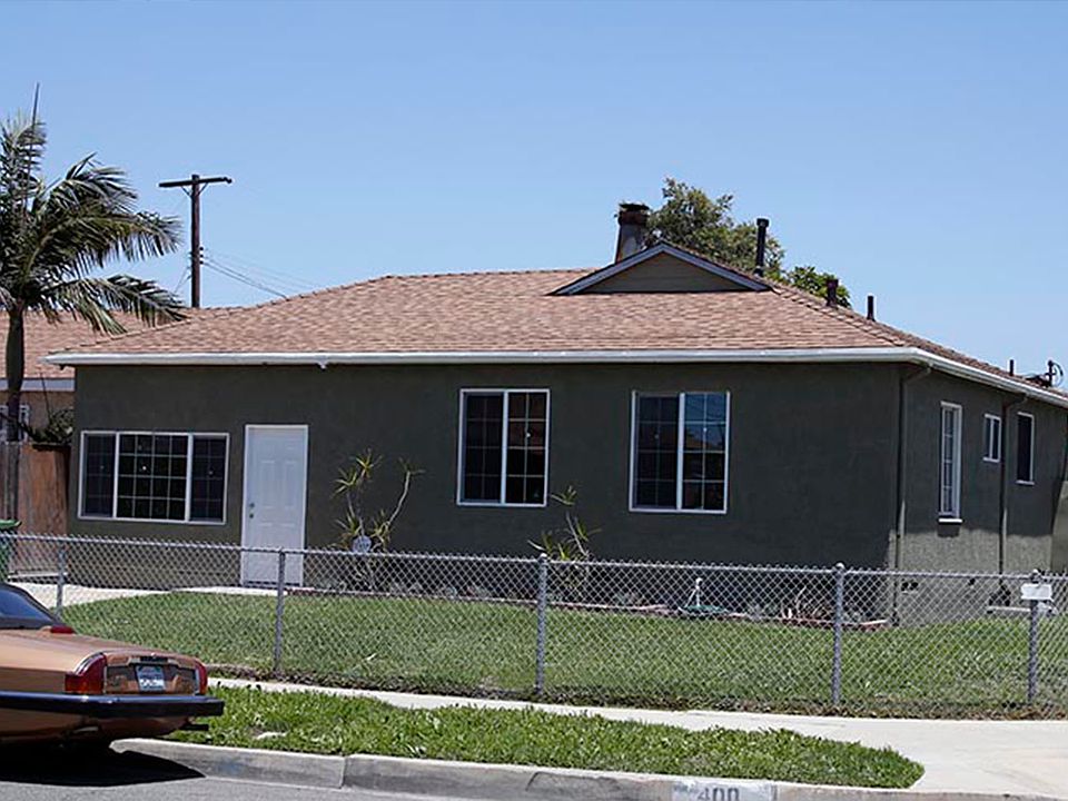 Front of 400 Nestor Ave 