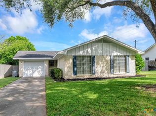 1006 Fern Ln, Victoria, TX 77904