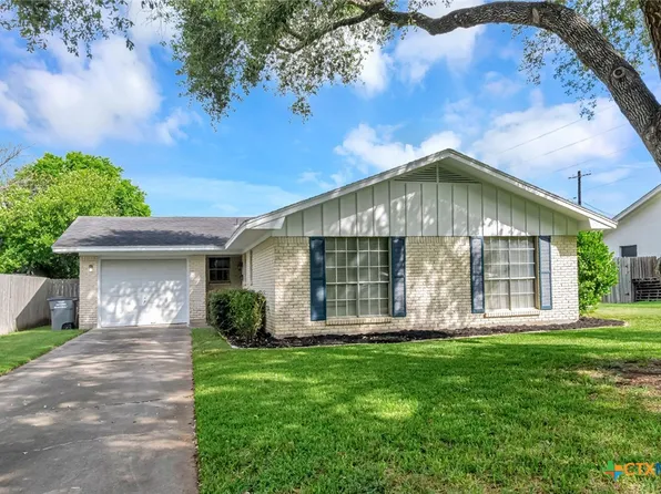 1006 Fern Ln, Victoria, TX 77904