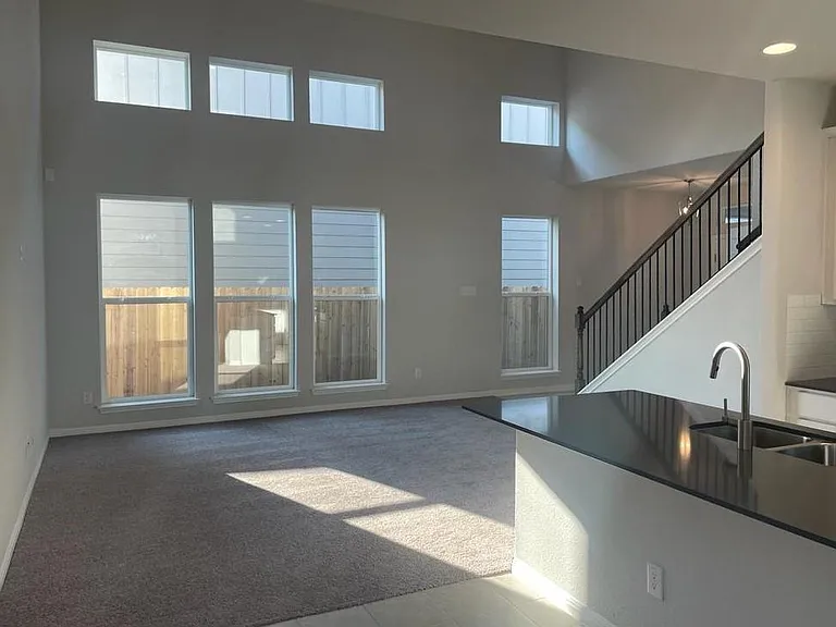 12809 Gilliland Ln — Photo 6