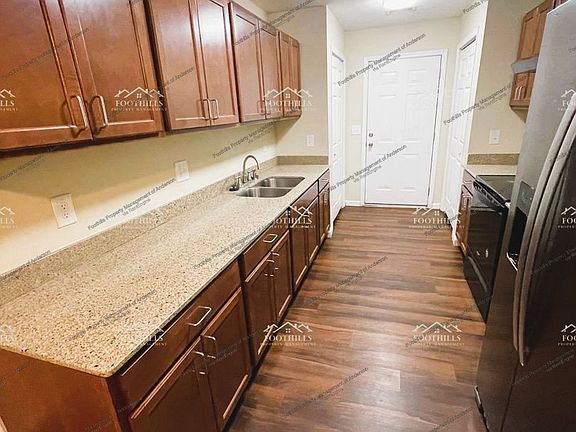 5th image of 108 Townsley Ct