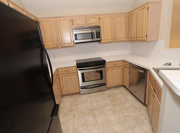 3rd image of 3209 Corning Dr