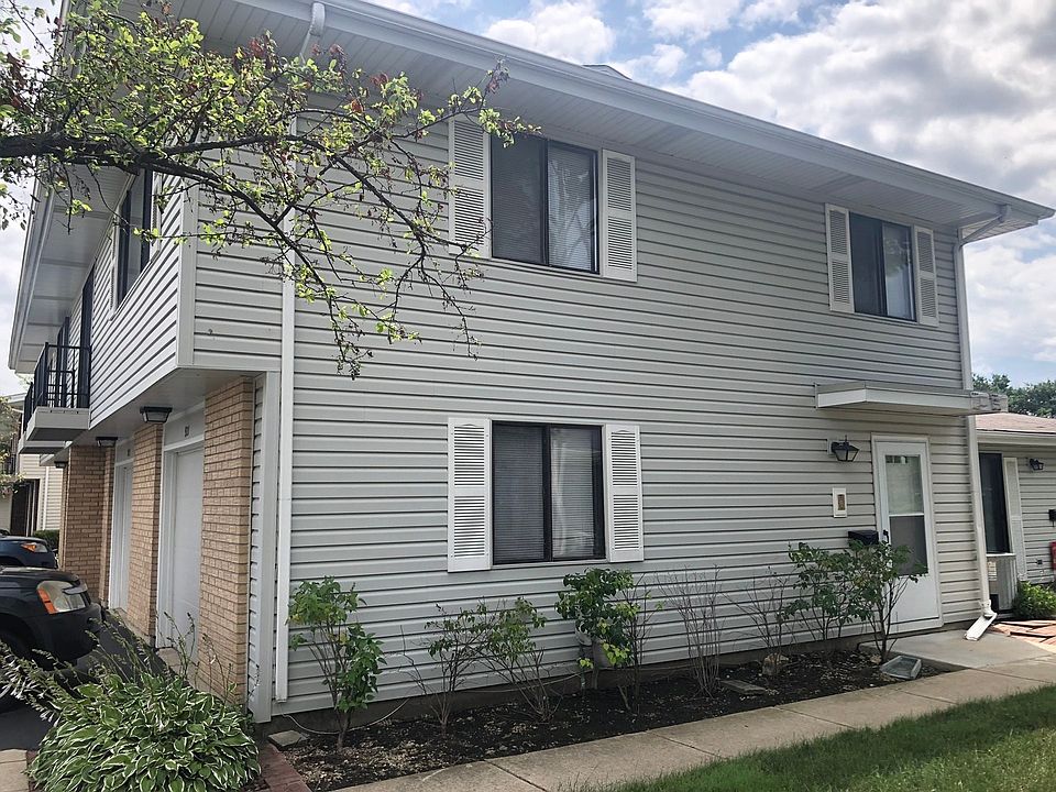 1st image of 921 Shattuck Ln