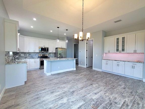 5th image of 1038 San Cristobal Ave