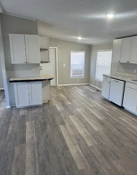1221 N Valrico Rd — Photo 3