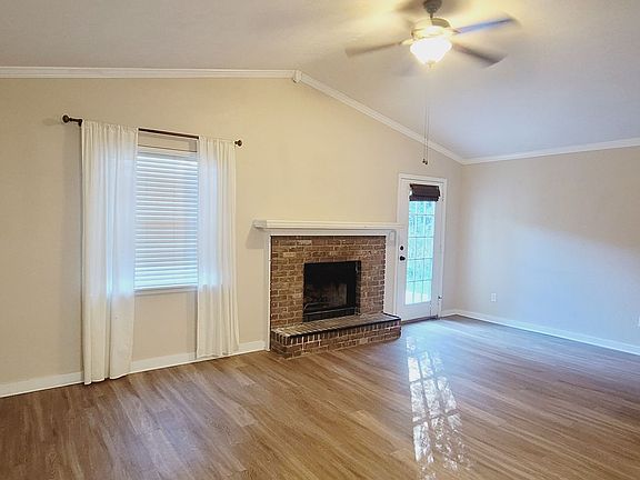 4th image of 1661 Twin Lakes Cir