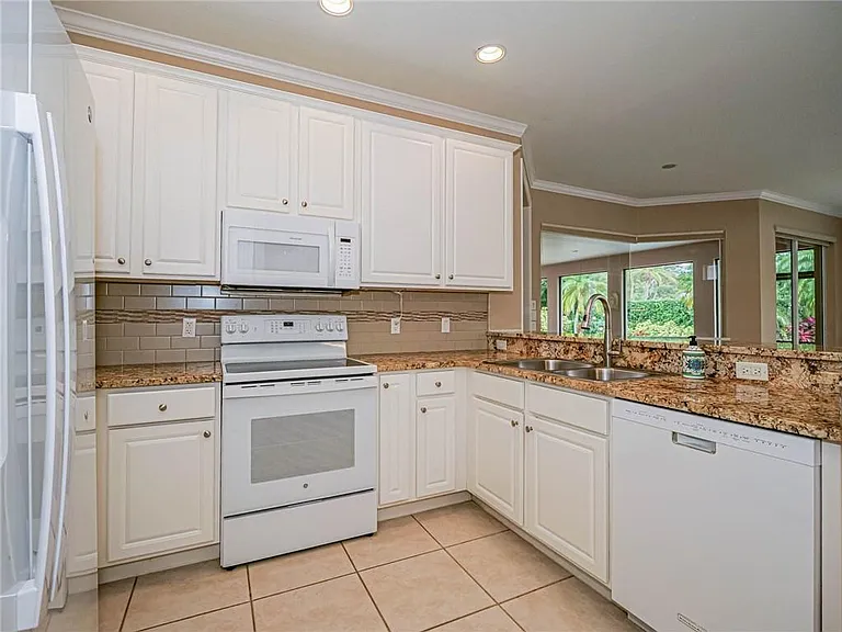 2116 Sea Mist Ct — Photo 14