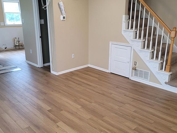 3rd image of 410 Clifford Ave
