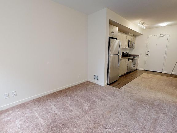 4th image of 450 8th Ave SE #203