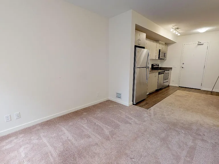 450 8th Ave SE #203 — Photo 4