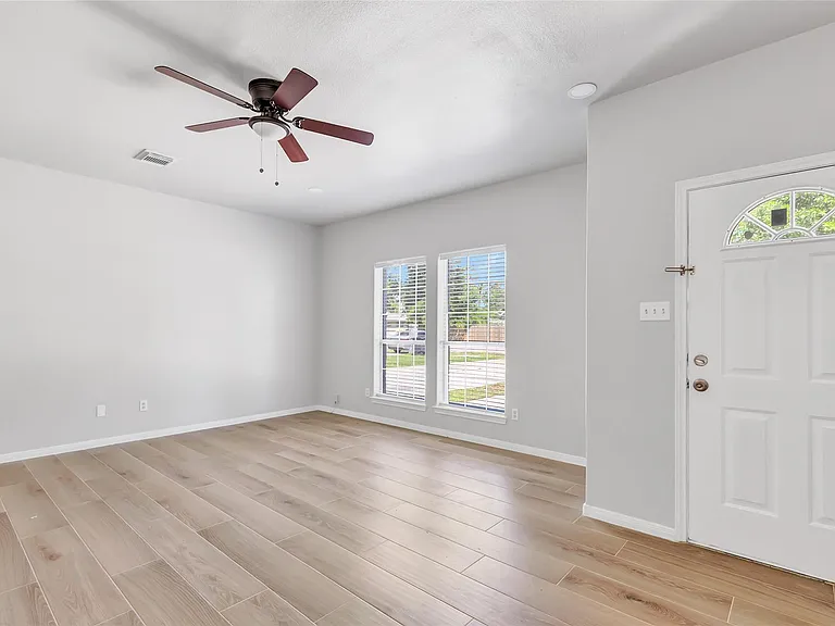 10445 Wicklowe St #1 — Photo 30