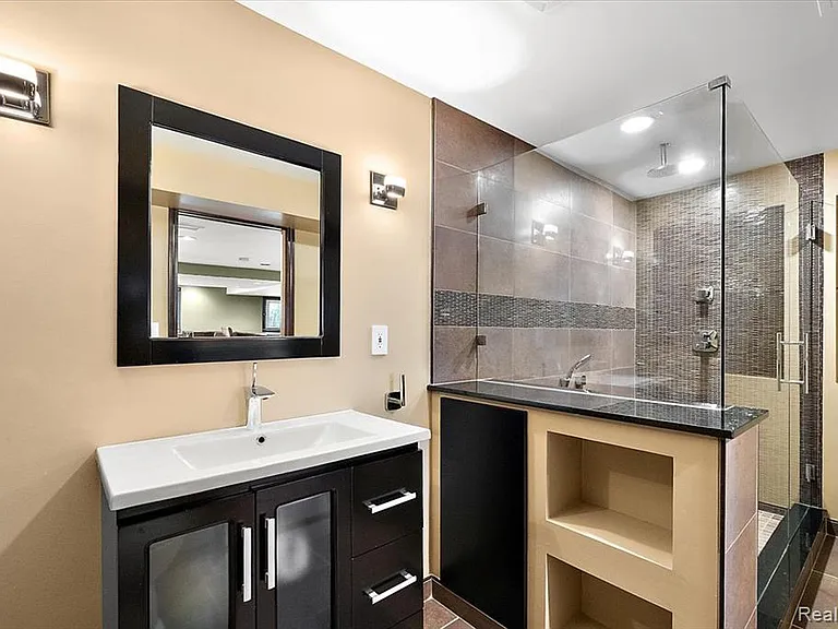 43054 Oxford Ct — Photo 19