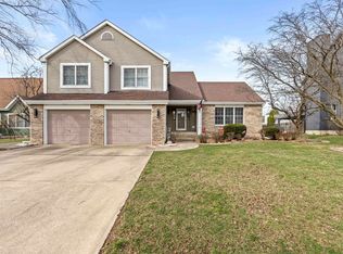 61 Chateau Dr, Dyer, IN 46311