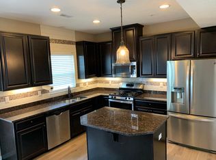 388 Sunrise Dr, Carnegie, PA 15106