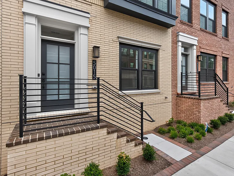 5015 Dulcet Dr — Photo 2