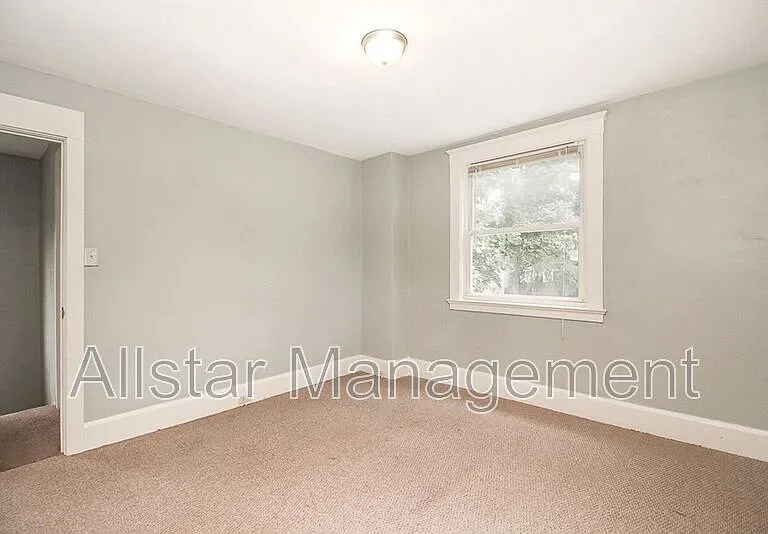 1562 Huguelet St — Photo 16