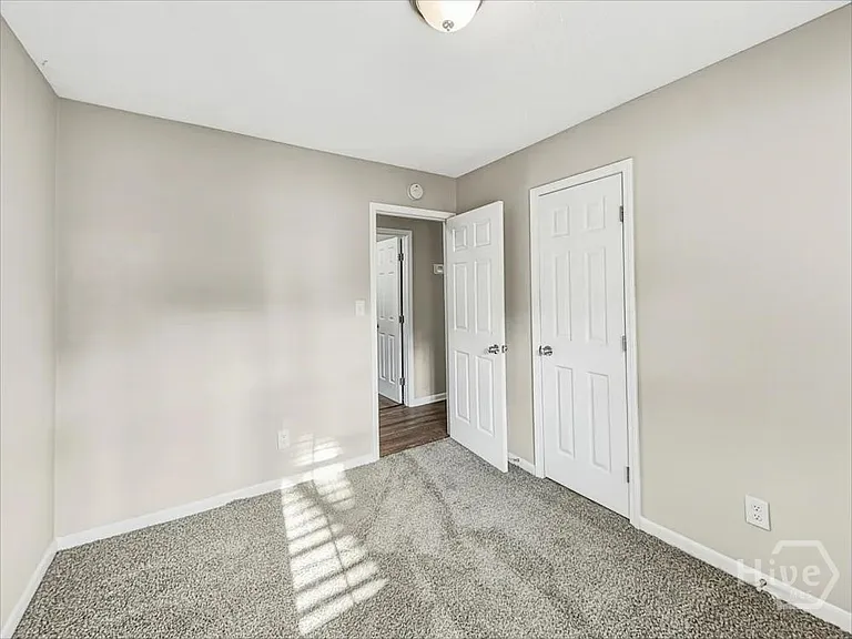 1380 Colony Hill Ct — Photo 12
