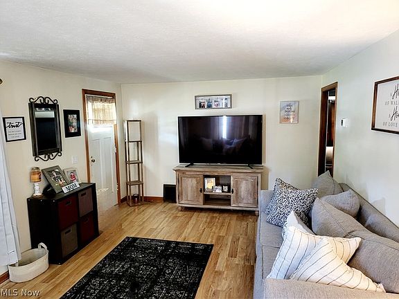 5th image of 240 Westminster Ave