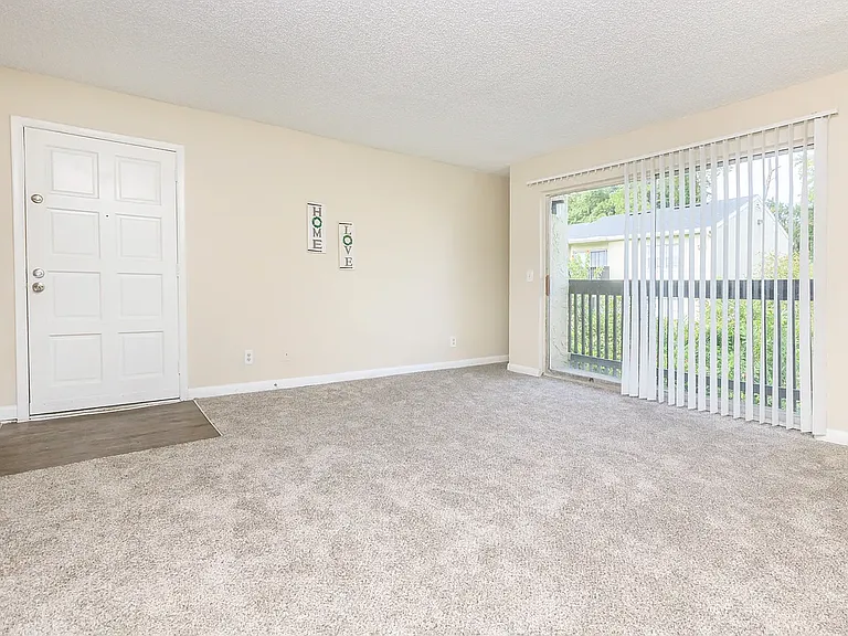 Silversmith Creek Apartments — Photo 30