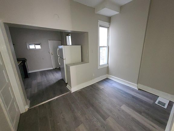 2nd image of 657 E Clementine St #1