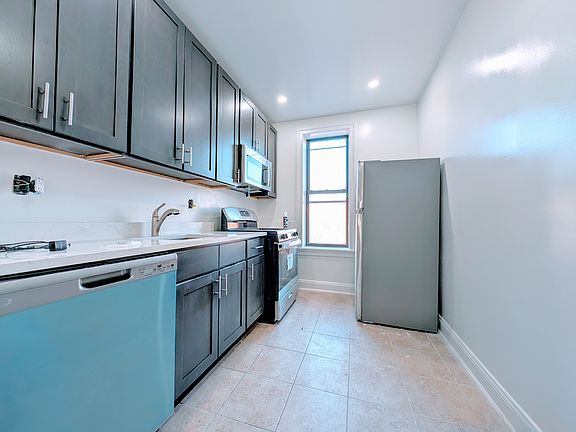 2nd image of 640 Carroll St #6D