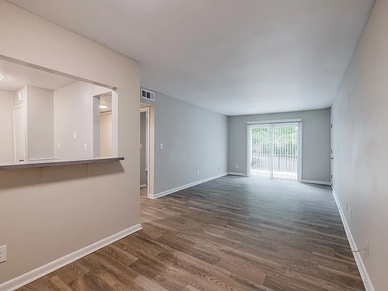 Modern Living in the Heart of Northlake — Photo 18