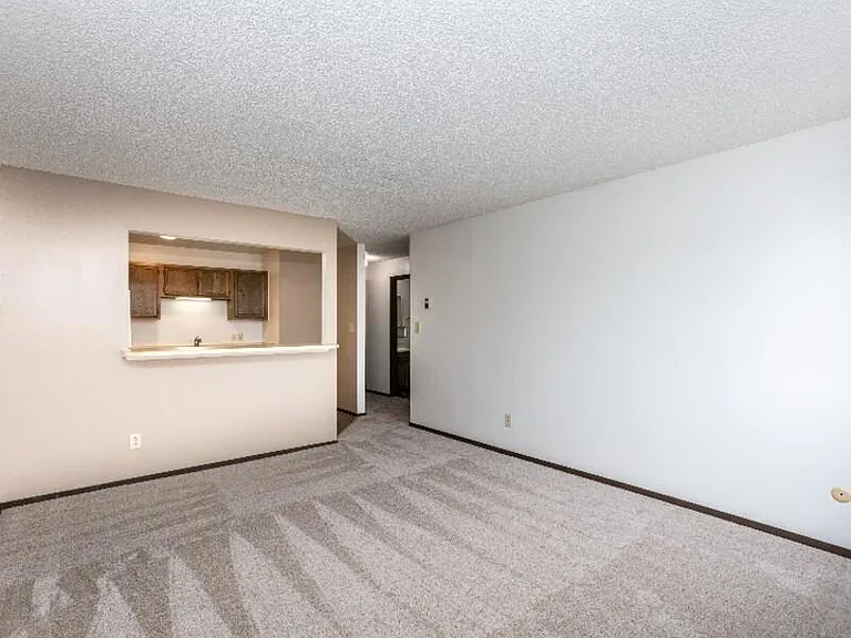 Foxhill Apartments — Photo 29