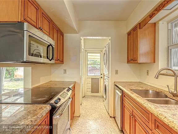 3rd image of 3616 SW 21st St
