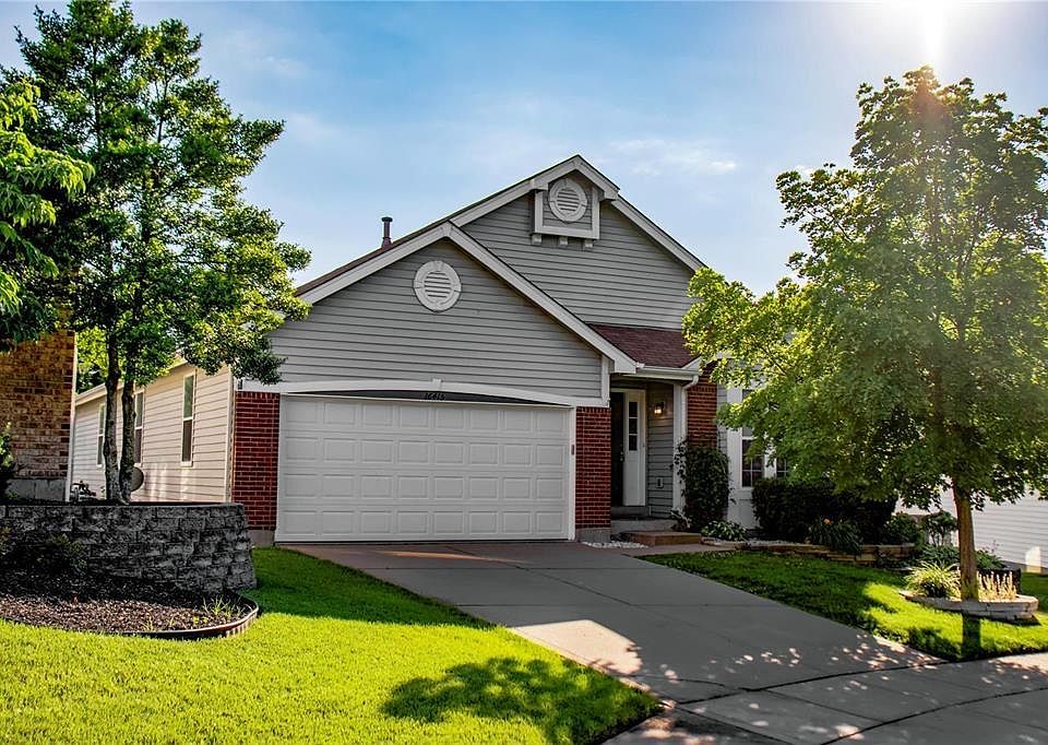 1st image of 16415 Cove Landing Ct