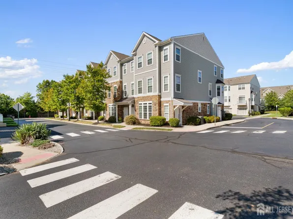 1423 Hudson Cir, Highland Park, NJ 08904