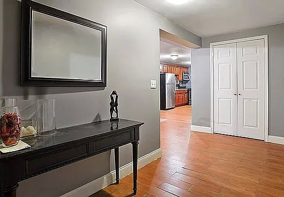5th image of 477 Irving Ave #G