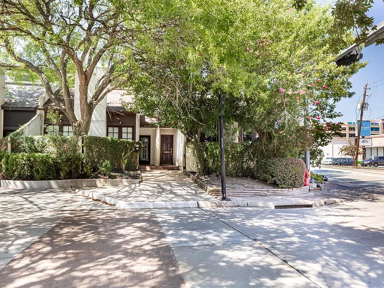 2602 Rice Blvd — Photo 2