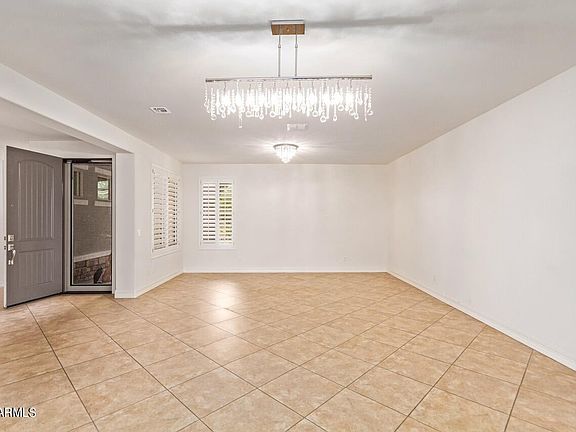 5th image of 44013 N PARKER Court