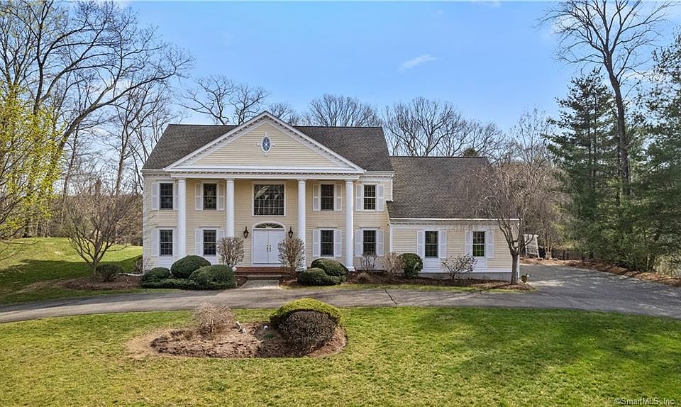 1st image of 339 Bartlett Dr