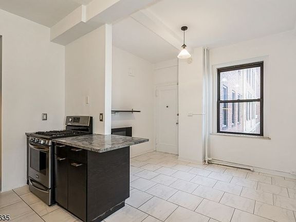3rd image of 363 Mt Prospect Ave