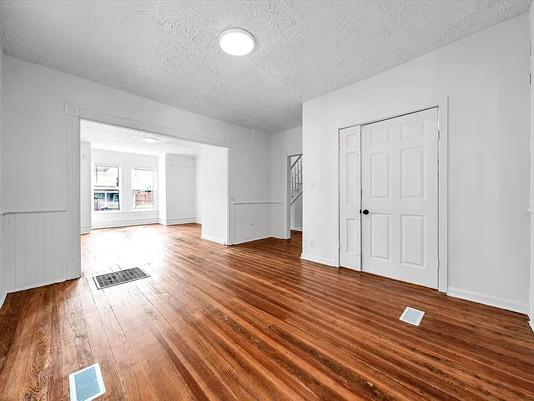 1329 Loudon Ave NW — Photo 26