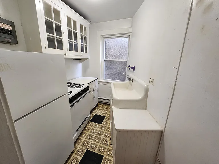 23 Francis St #4 — Photo 8