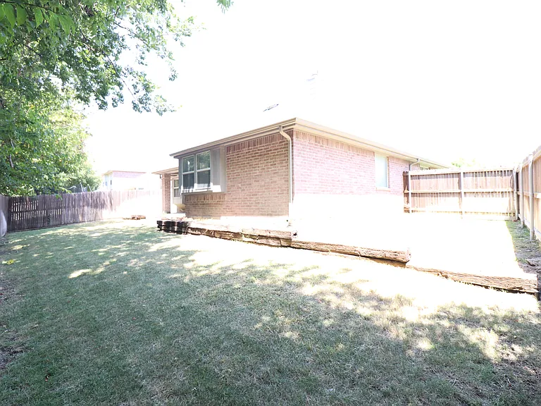 3711 Sycamore Ln — Photo 30