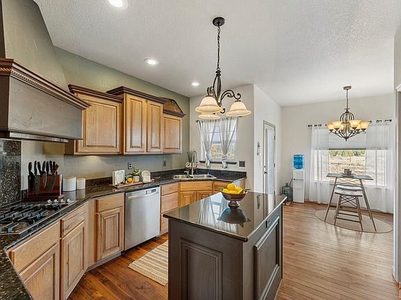 3rd image of 2093 W Guadalupe Dr