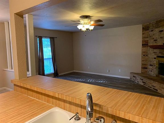 2nd image of 2515 Chinaberry Dr