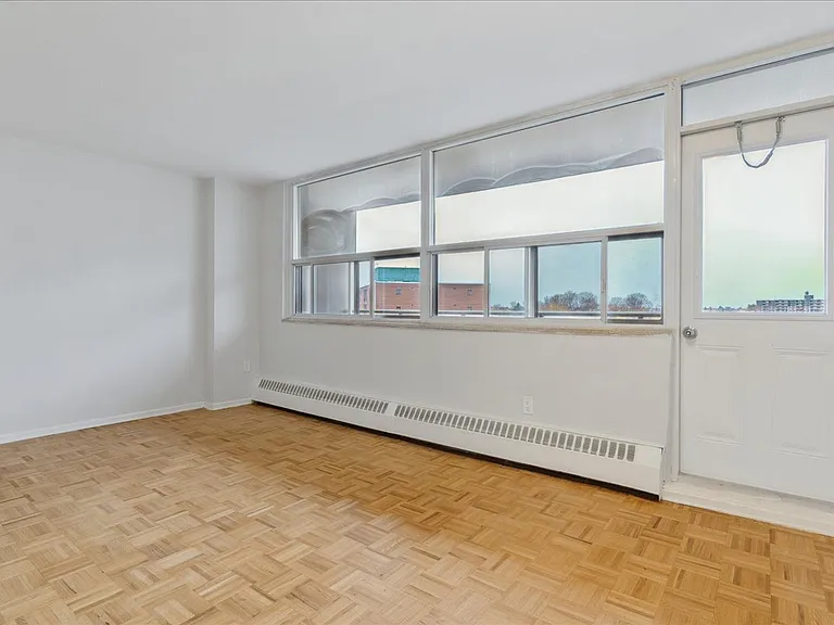 1266 Pentland St — Photo 7