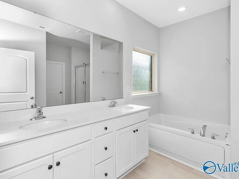 22067 Chancery Ln — Photo 15
