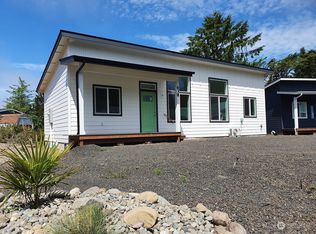 302 Seashore St SW, Ocean Shores, WA