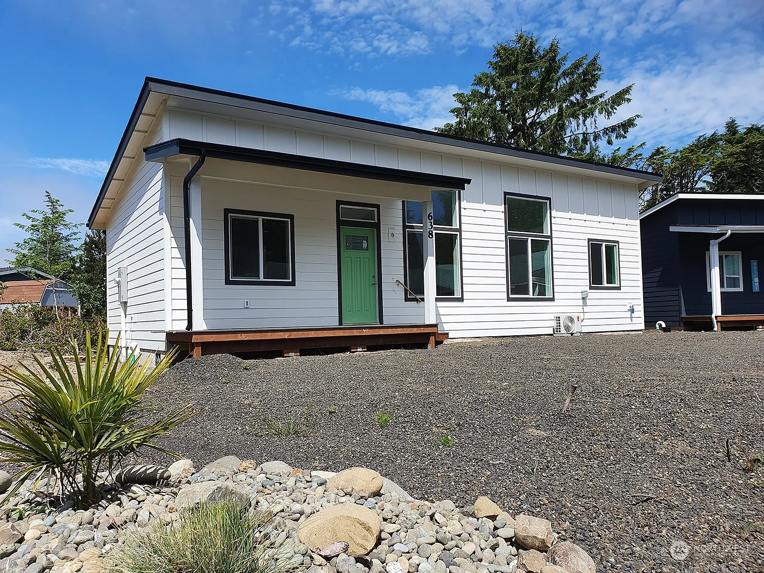 302 Seashore Street SW photo 1