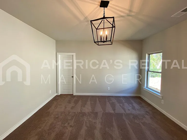 567 Andrew Dr — Photo 12