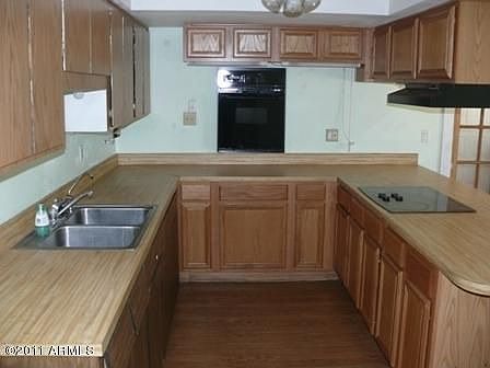 2nd image of 68 N Palm St