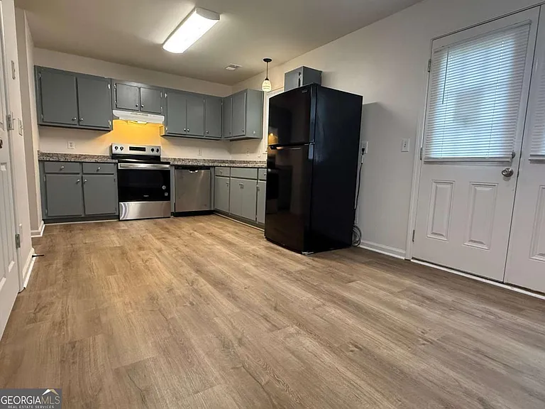 160 2nd St #2 — Photo 18