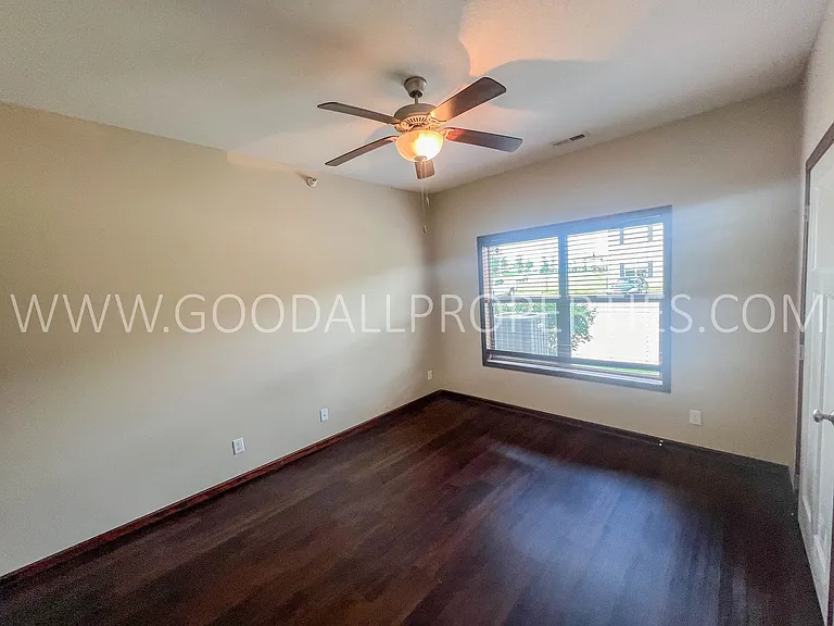 1211 NE Windsor Dr #105 — Photo 10