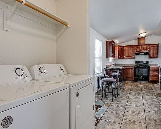 4th image of 3833 N Fairview Ave Unit 70